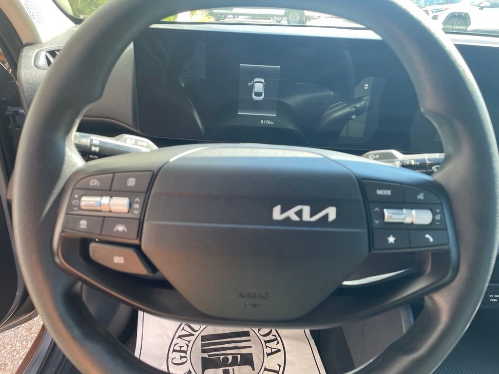 Used 2025 Gray Kia LXS image 10