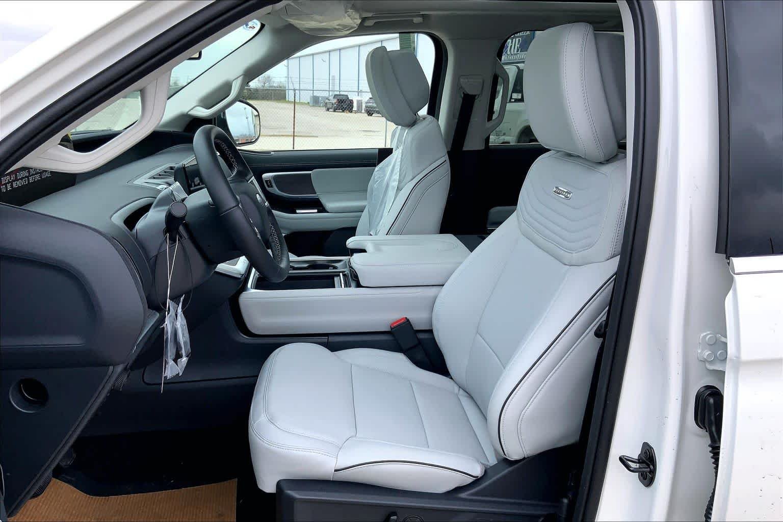 New 2026 Star White Metallic Tri-Coat Ford MAX Platinum® image 7