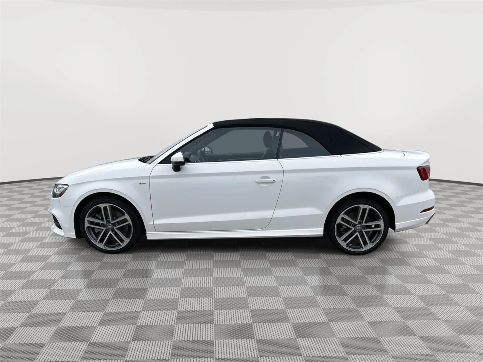 Used 2019 Ibis White/Black Roof Audi Premium Plus image 6