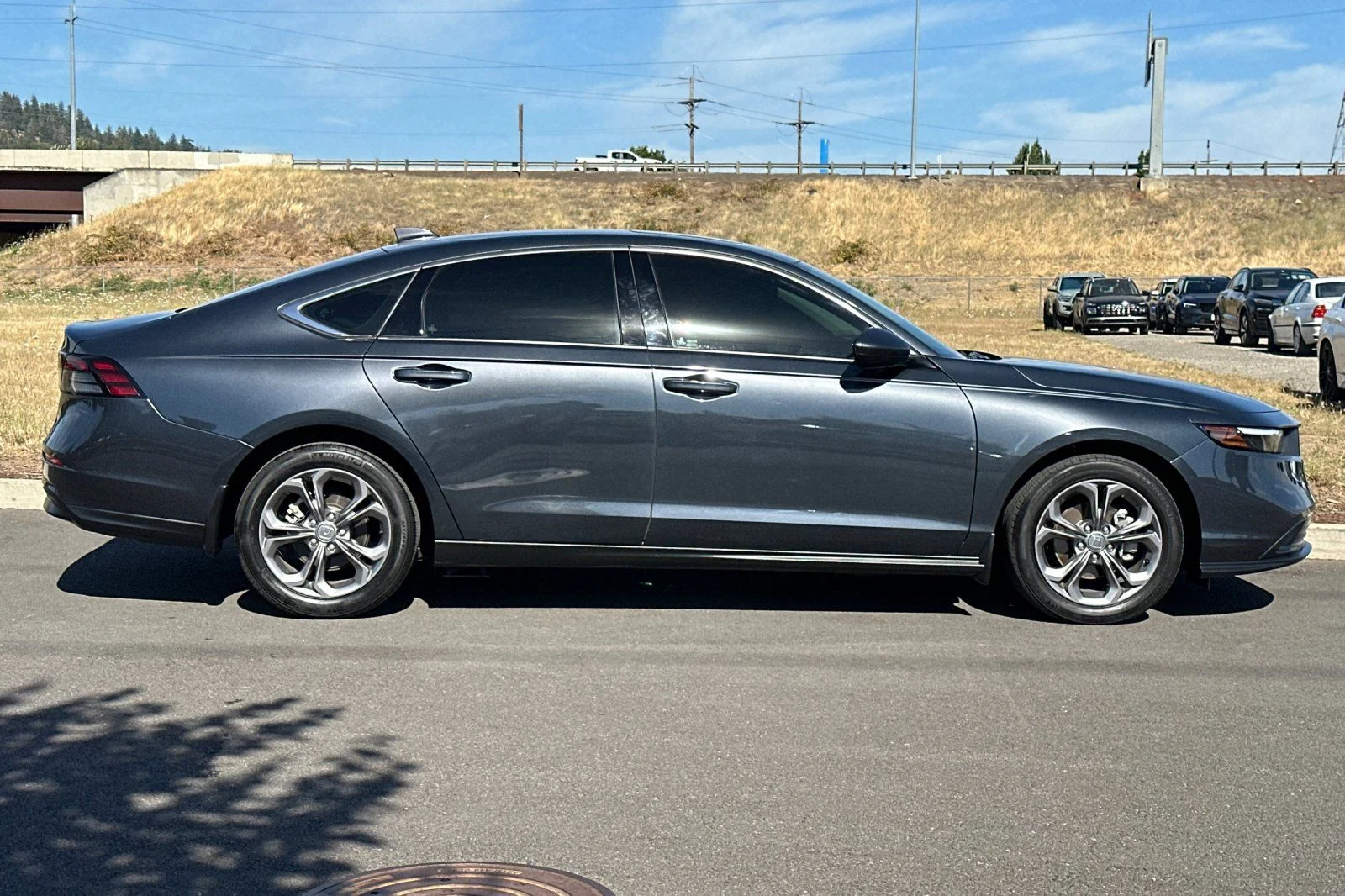 Used 2024  Honda EX image 2