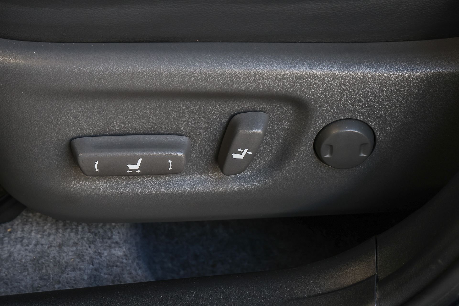 Used 2015 Blue Toyota Four image 10