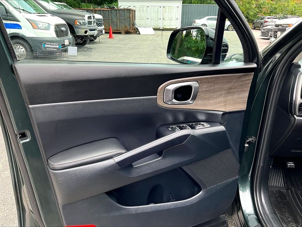 Used 2023 Green Kia X-Line S image 9