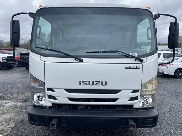 Used 2019 White Isuzu Dump Truck image 1