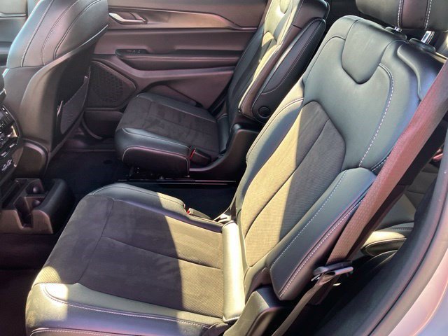 Used 2023 Silver Zynith Jeep Altitude image 23