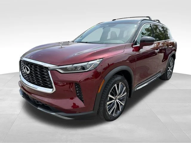 Used 2025 Red INFINITI Autograph image 3