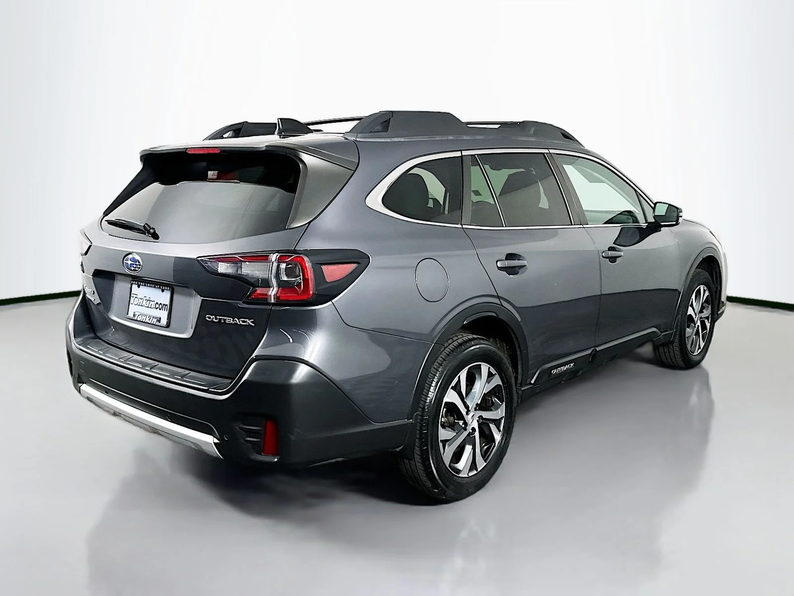 Used 2022 Magnetite Gray Metallic Subaru Limited image 8