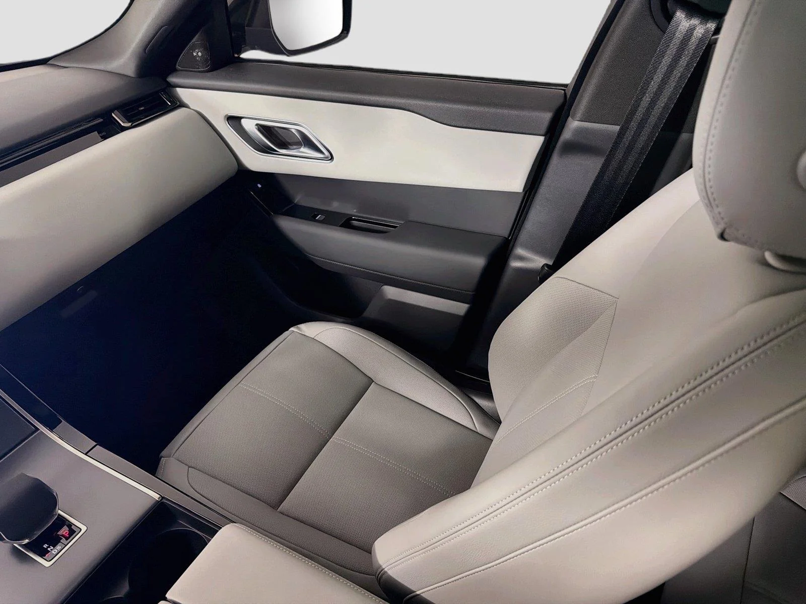 2026 Land Rover Range Rover Velar S - Photo 25