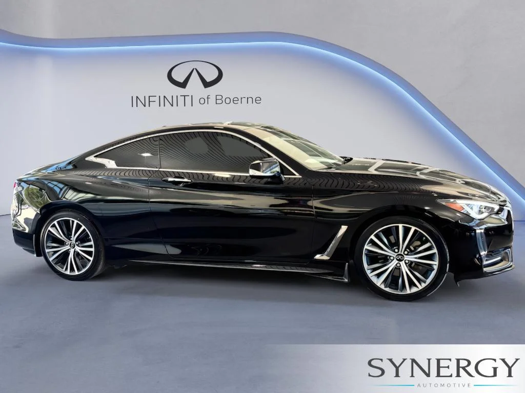 Used 2022 Black Obsidian INFINITI LUXE image 3