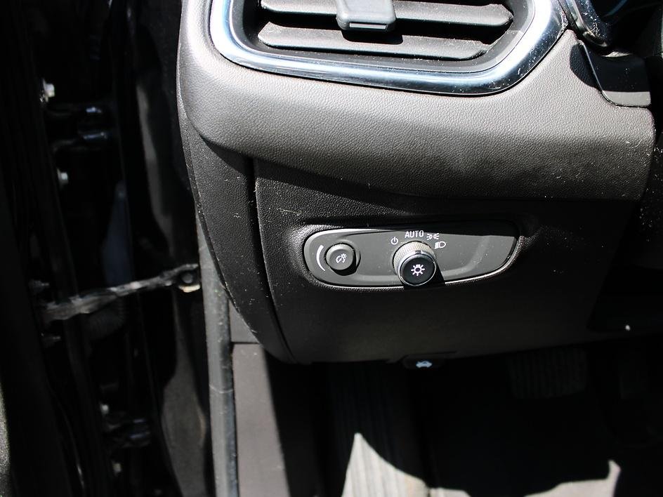 Used 2018 Black Chevrolet LT image 15
