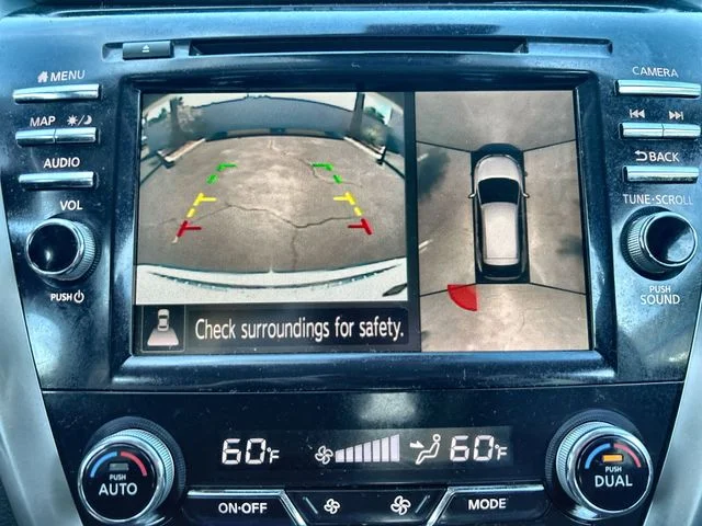 Used 2019 White Nissan Platinum image 19