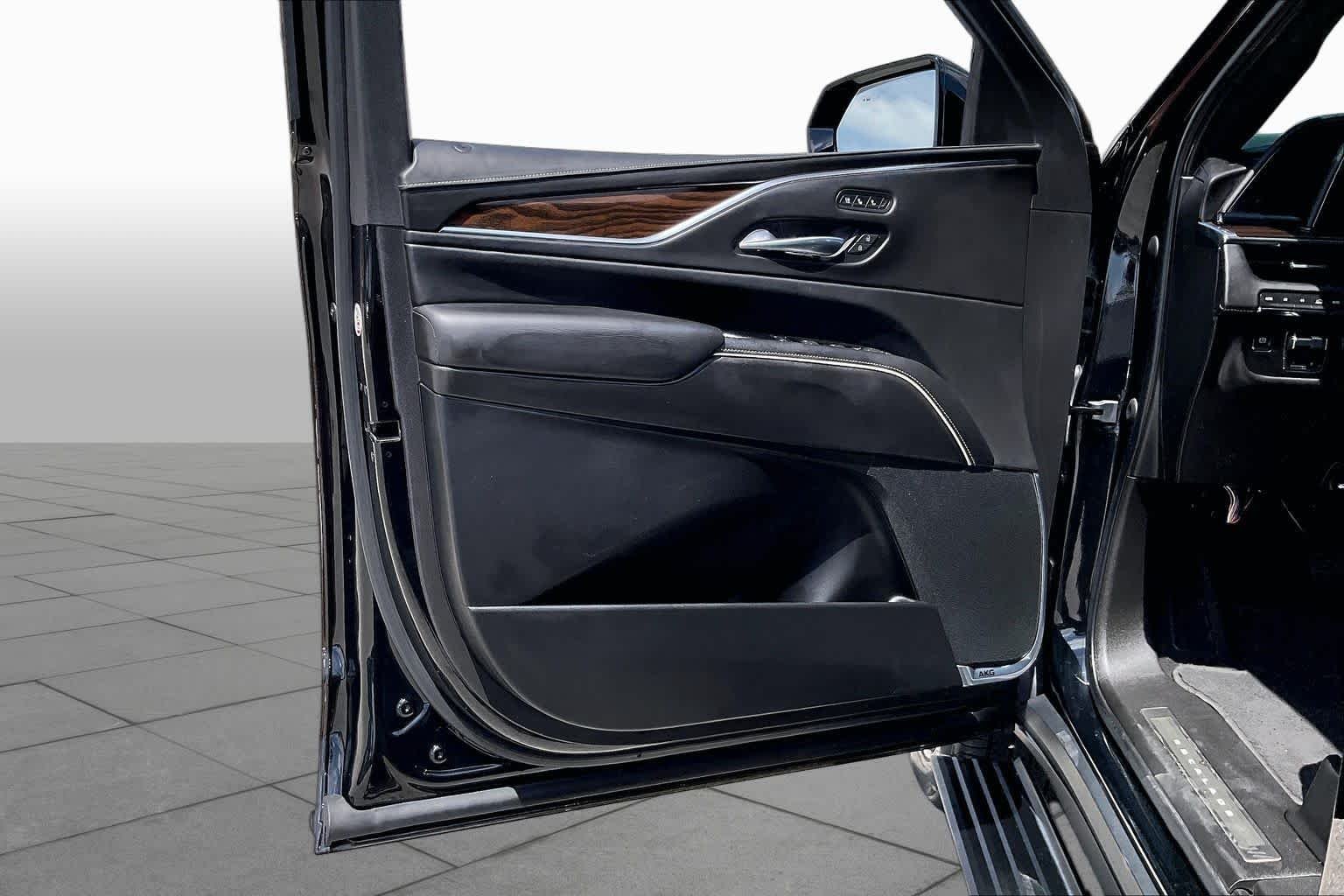 Used 2021 Black Raven Cadillac Sport Platinum image 22