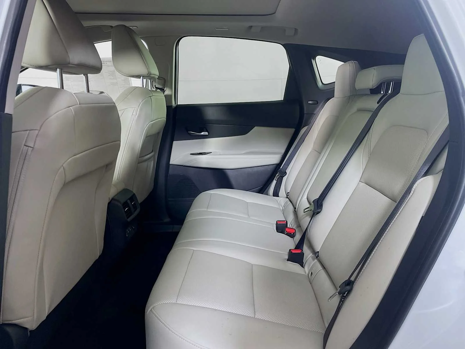 New 2026 Everest White Pearl TriCoat Nissan SL image 5