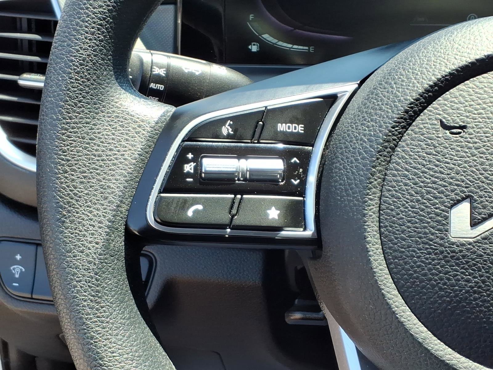 Certified Used 2024 Snow White Pearl Kia LX image 10