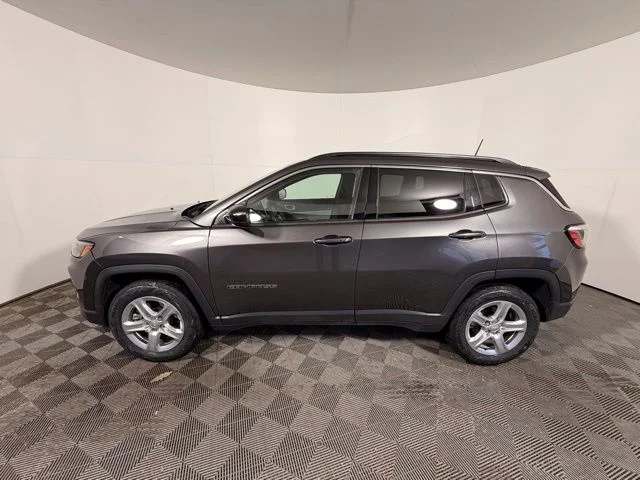 Certified Used 2023 Gray Jeep Latitude image 5