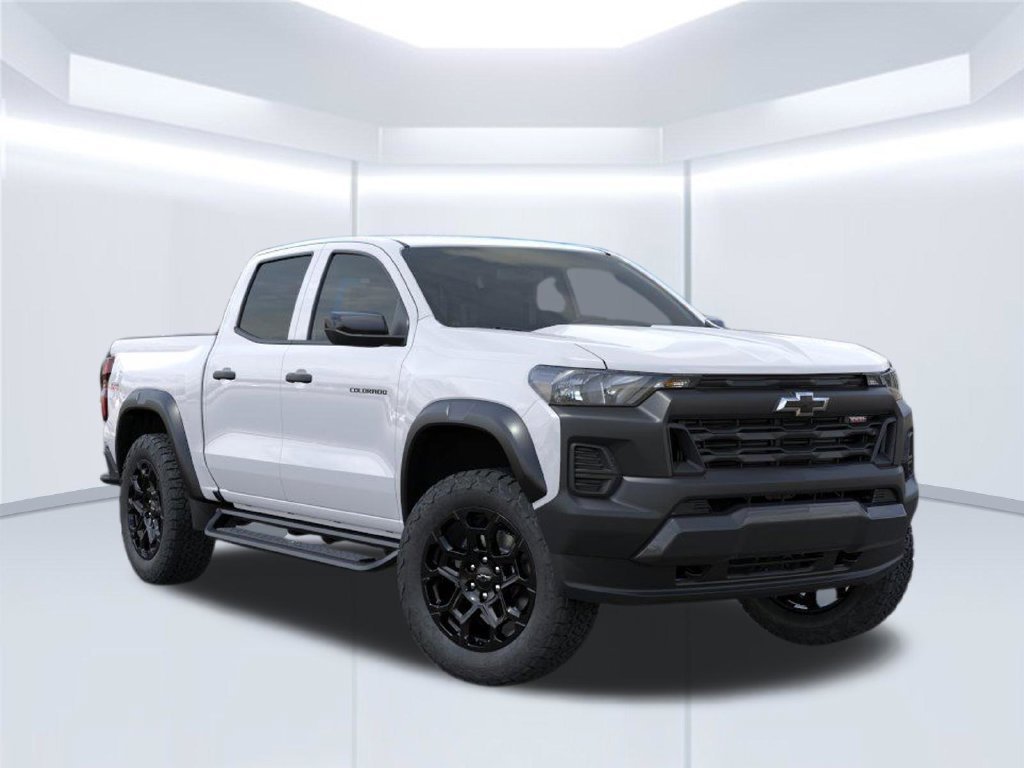 New 2026 Summit White Chevrolet Trail Boss image 10