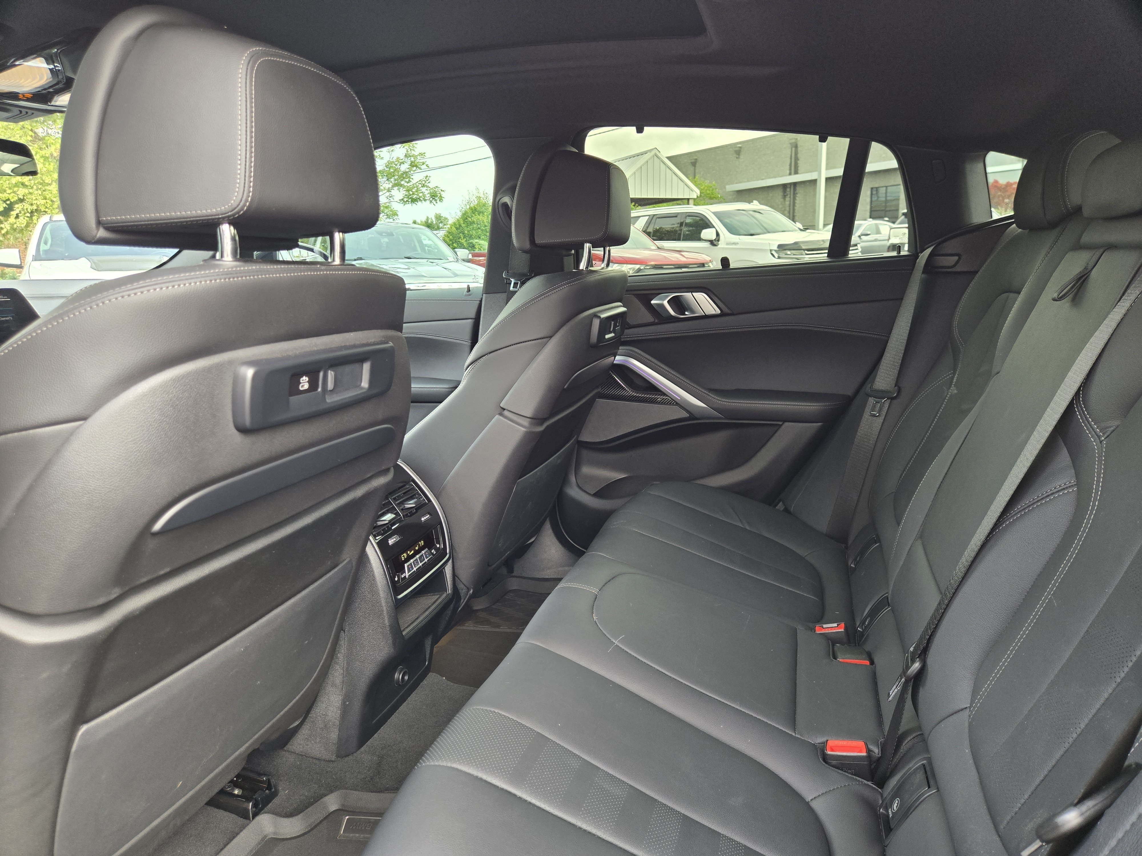 2022 BMW X6 M50i - Photo 12