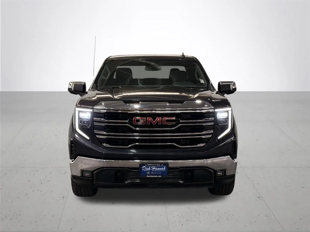 Used 2022 Silver GMC SLT image 4