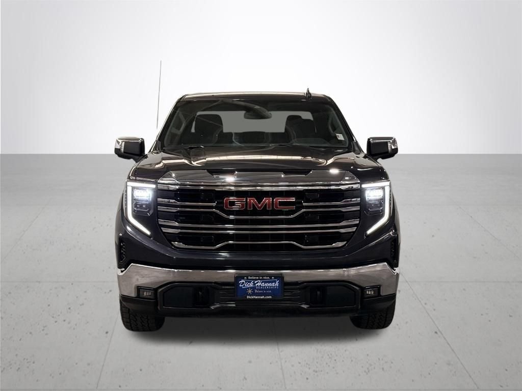 Used 2022 Titanium GMC SLT image 4