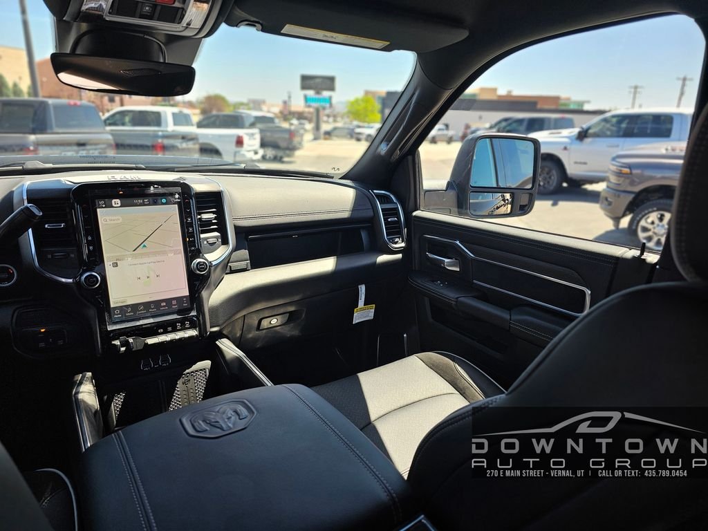New 2026 Diamond Black Crystal Pearl-Coat Exterior Paint RAM Laramie image 17