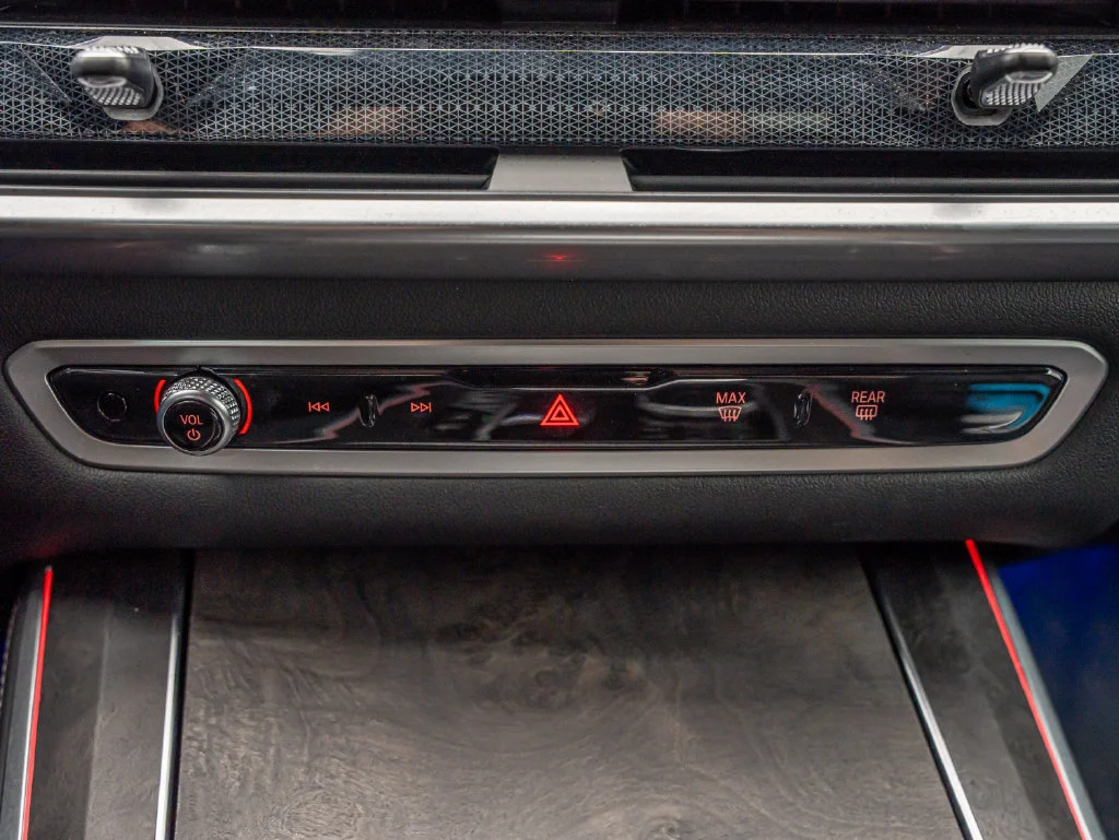 Used 2024 Black Sapphire Metallic BMW xDrive40i image 40