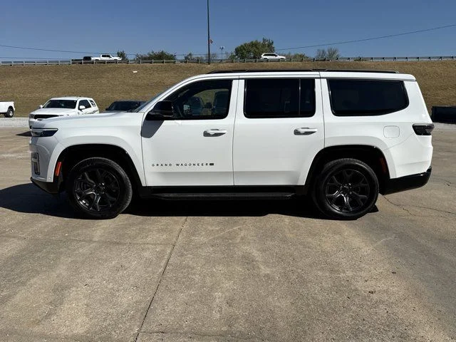 New 2026 Bright White Clear-Coat Exterior Paint Jeep Limited Altitude image 4