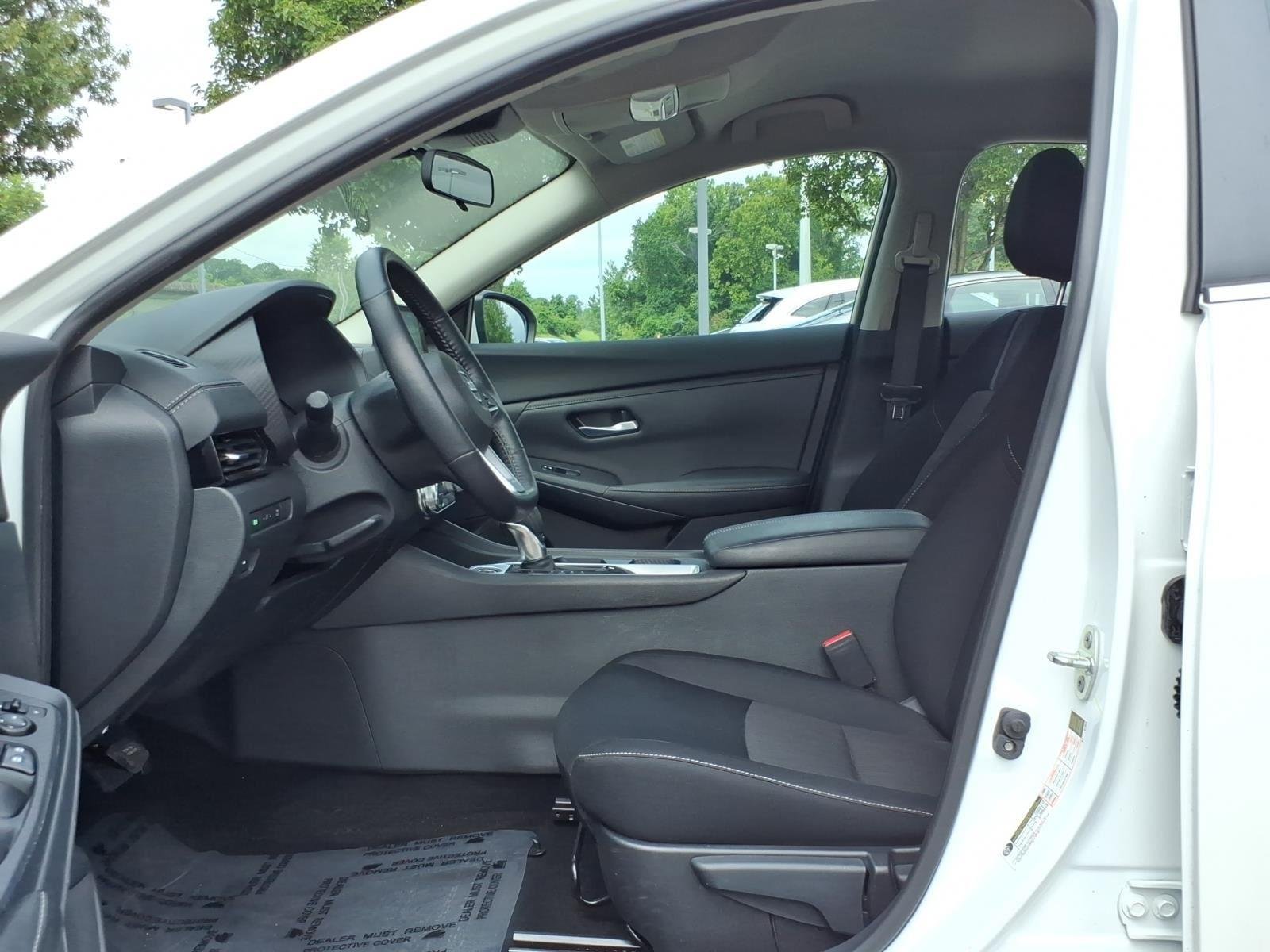 Used 2022 Aspen White TriCoat Pearl Nissan SV image 10