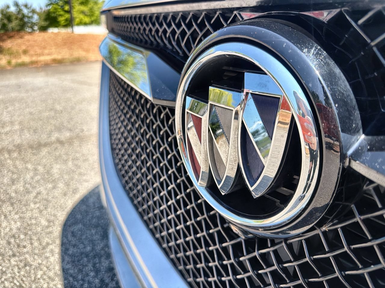 Used 2023 Includes Pitch Dark Night lower exterior accent color.) Buick Essence image 26