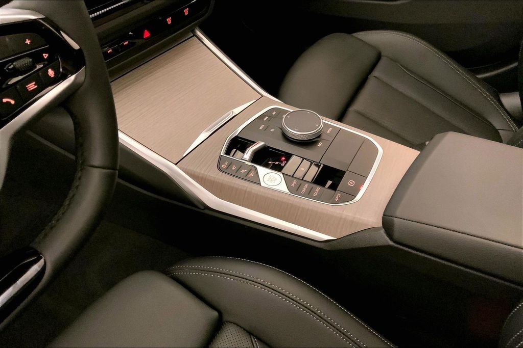 Used 2025 Skyscraper Grey Metallic BMW  image 22