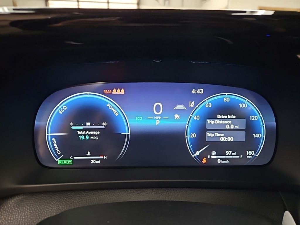 2025 Toyota Crown Signia XLE - Photo 20