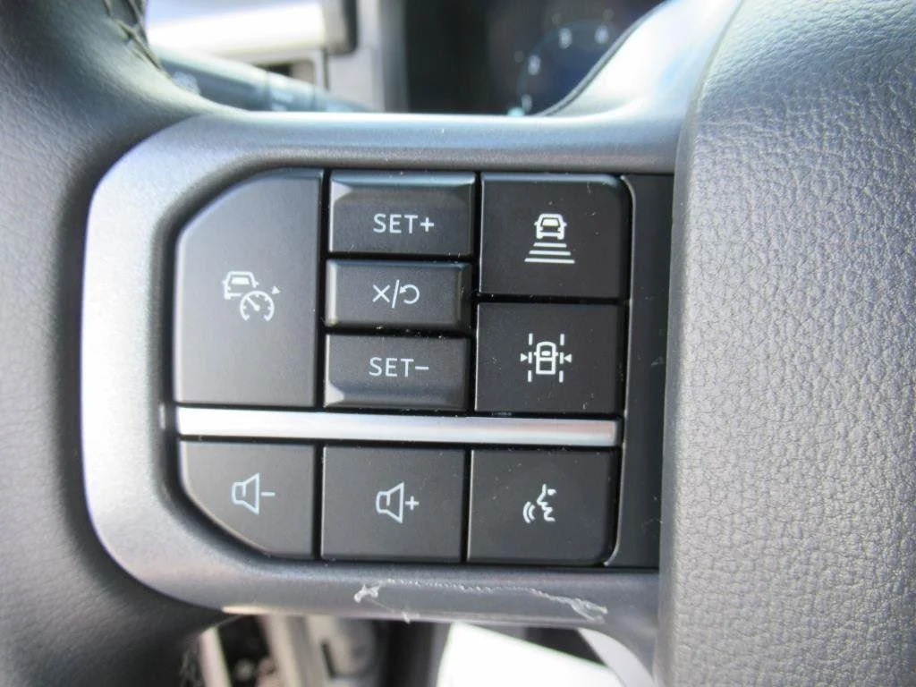 New 2025 Agate Black Metallic Ford XLT image 23