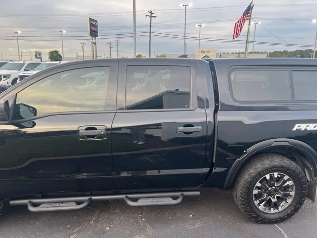 Used 2022 Black Nissan PRO-4X image 8