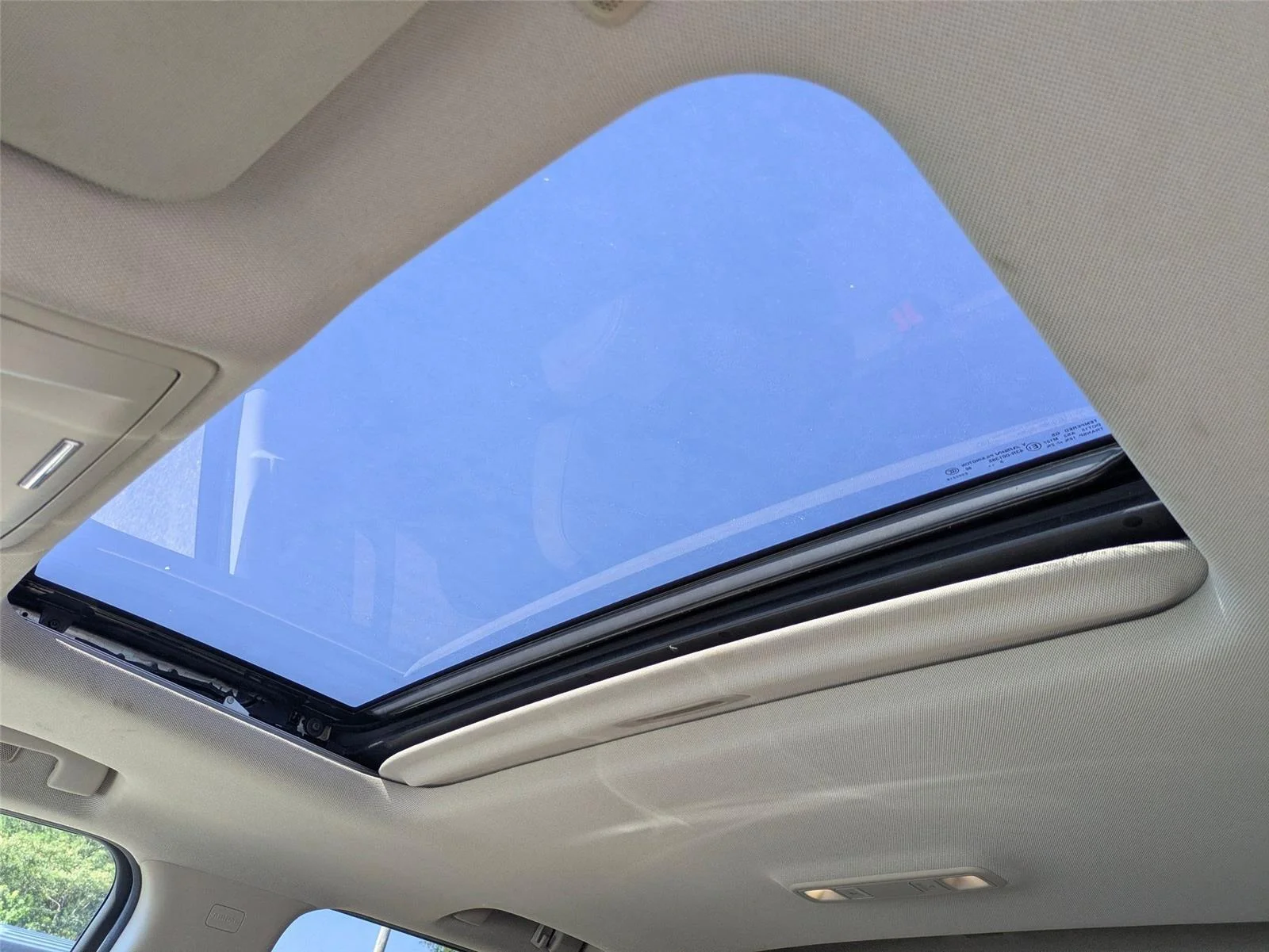 Used 2016 White Frost Tricoat GMC Denali image 13