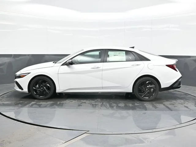 New 2026 White Hyundai SEL Sport image 4