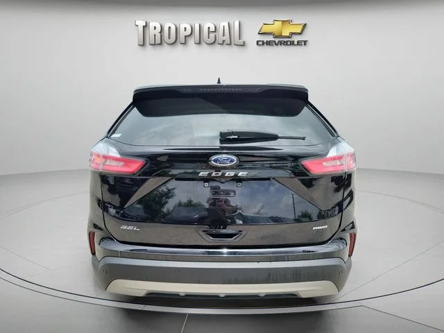 Used 2024 Black Ford SEL image 4