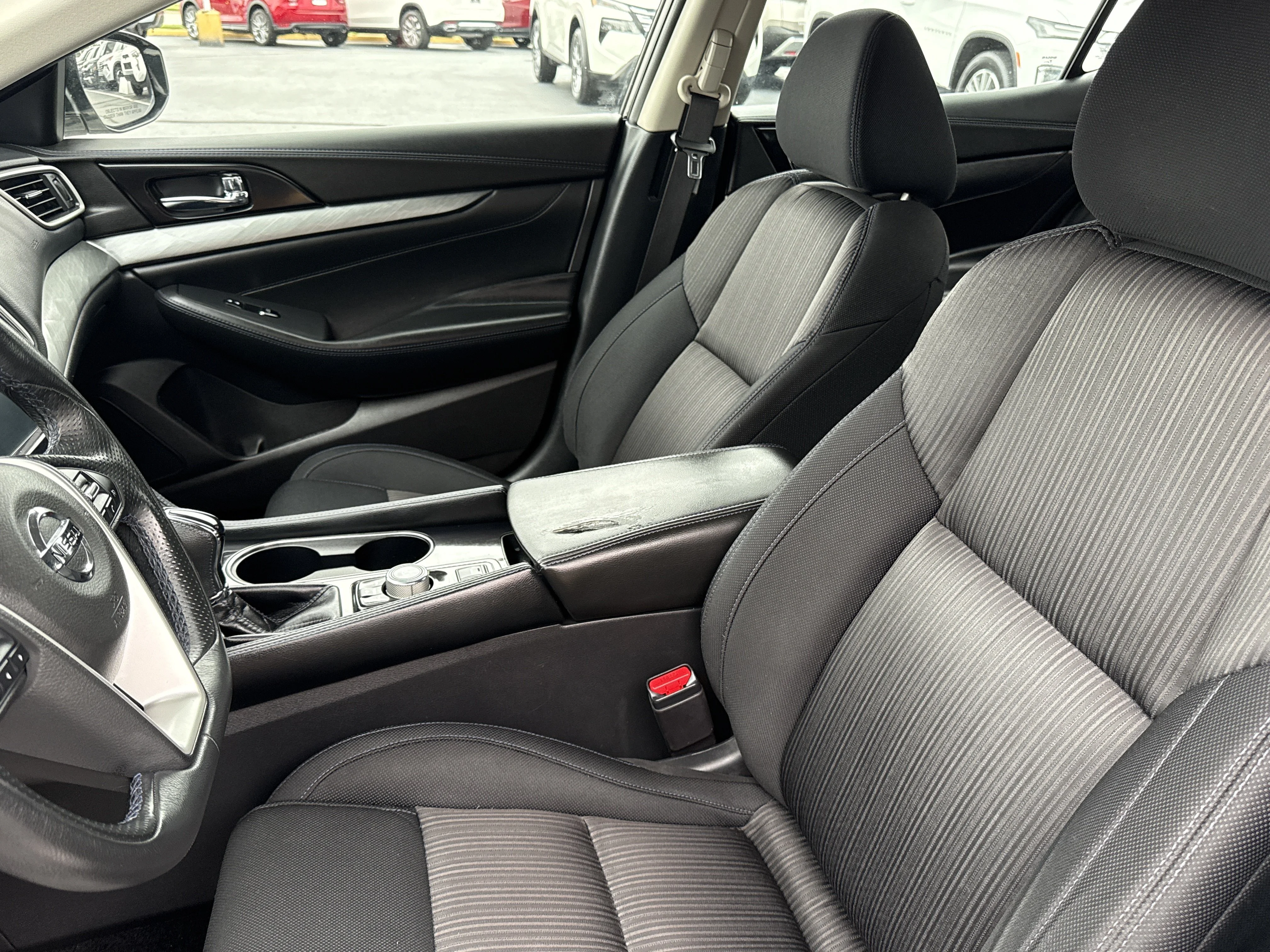 Used 2018 Pearl White Nissan S image 5