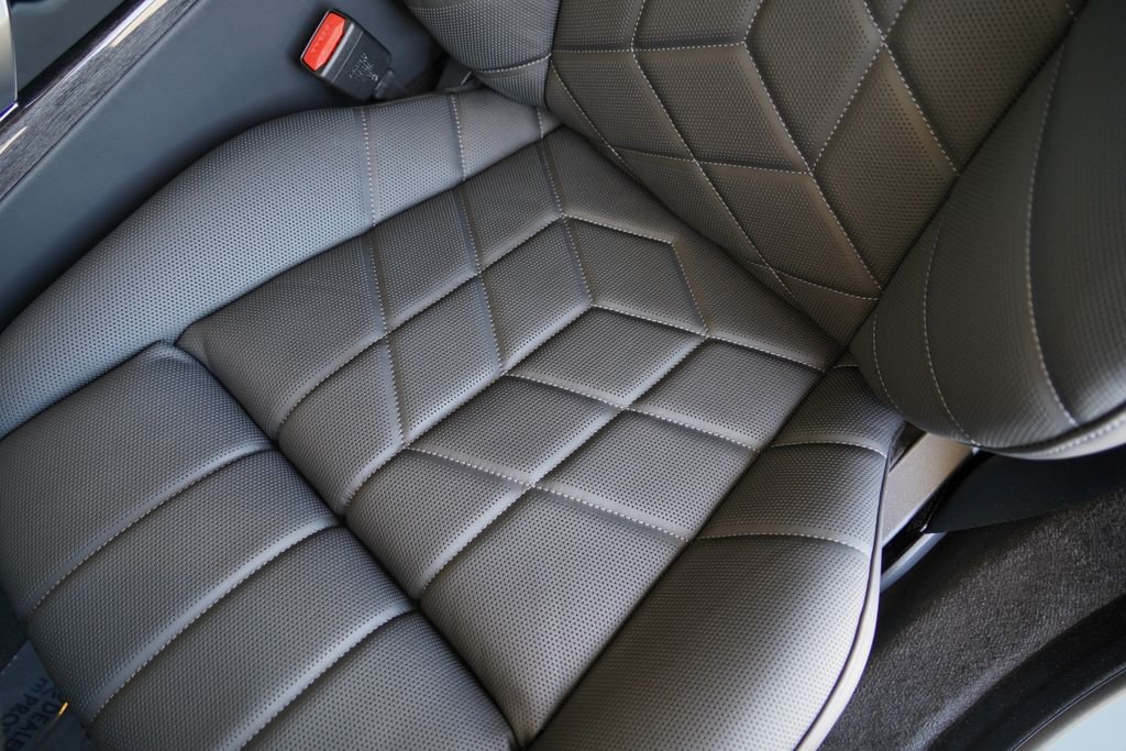 New 2026 Brooklyn Grey Metallic BMW 760i xDrive image 11