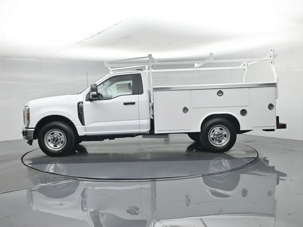 New 2026 Oxford White Ford XL image 31