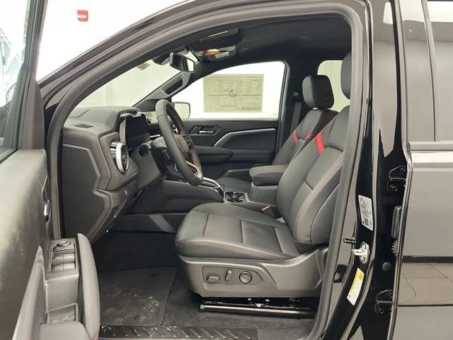 2026 Chevrolet Colorado Z71 - Photo 9