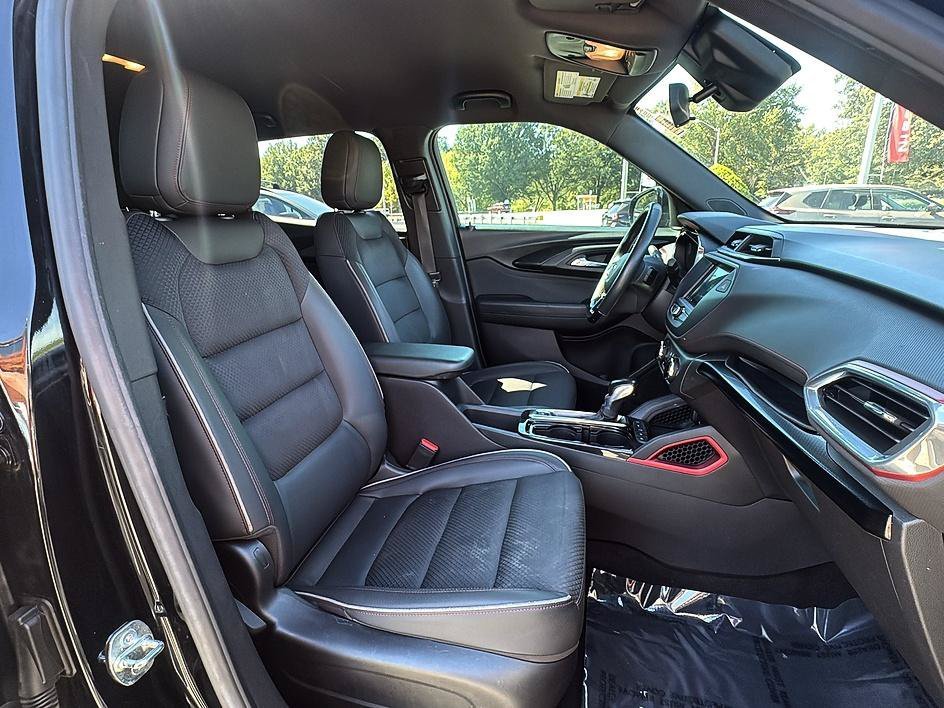 Used 2022 Mosaic Black Metallic Chevrolet RS image 33