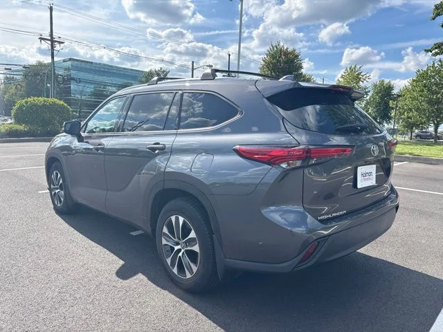 Used 2021 Gray Toyota XLE image 5