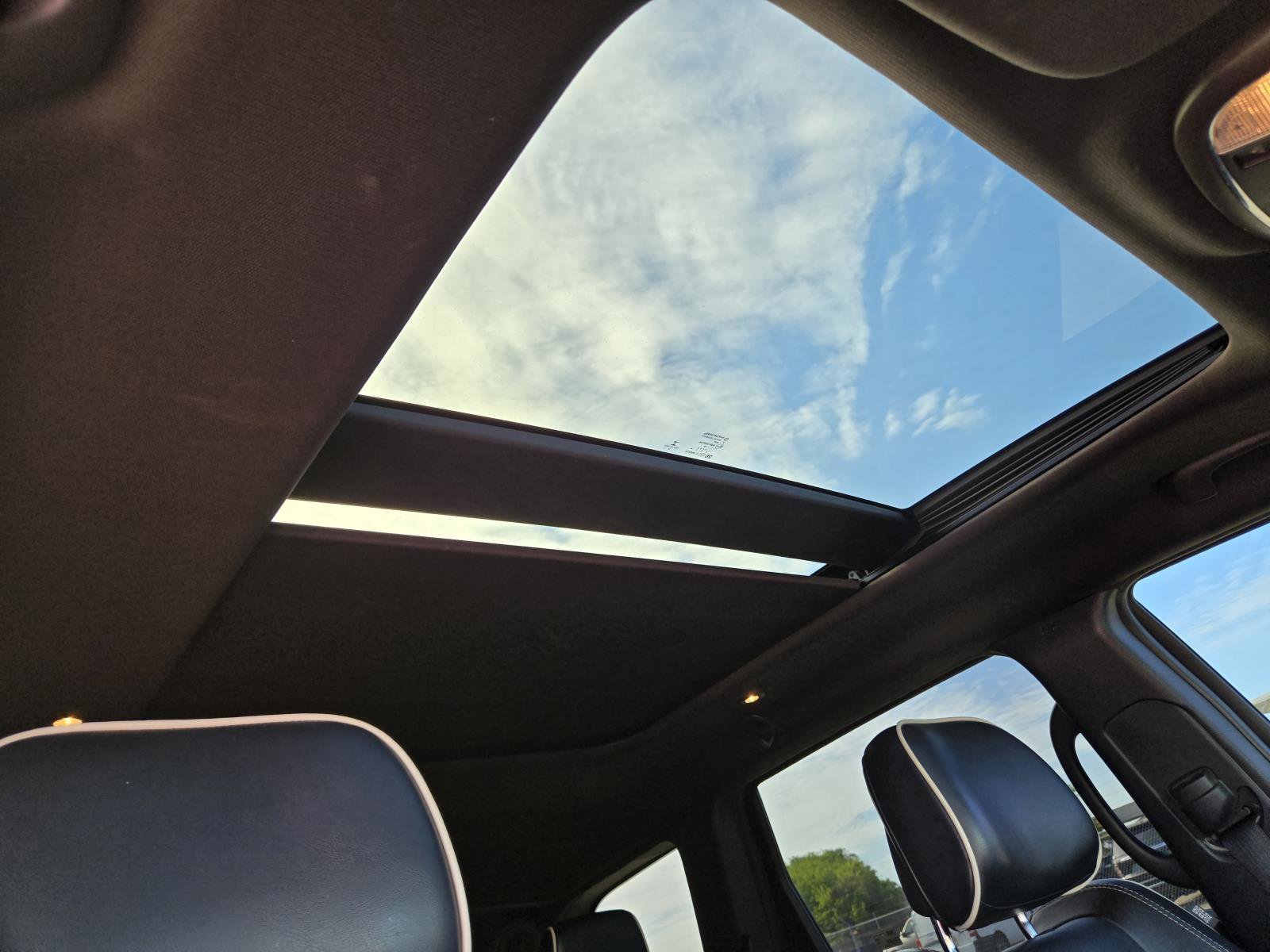 Used 2017 Ivory 3-Coat Jeep Overland image 41
