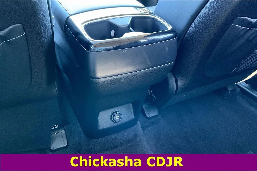 Used 2025 White Kia S image 10
