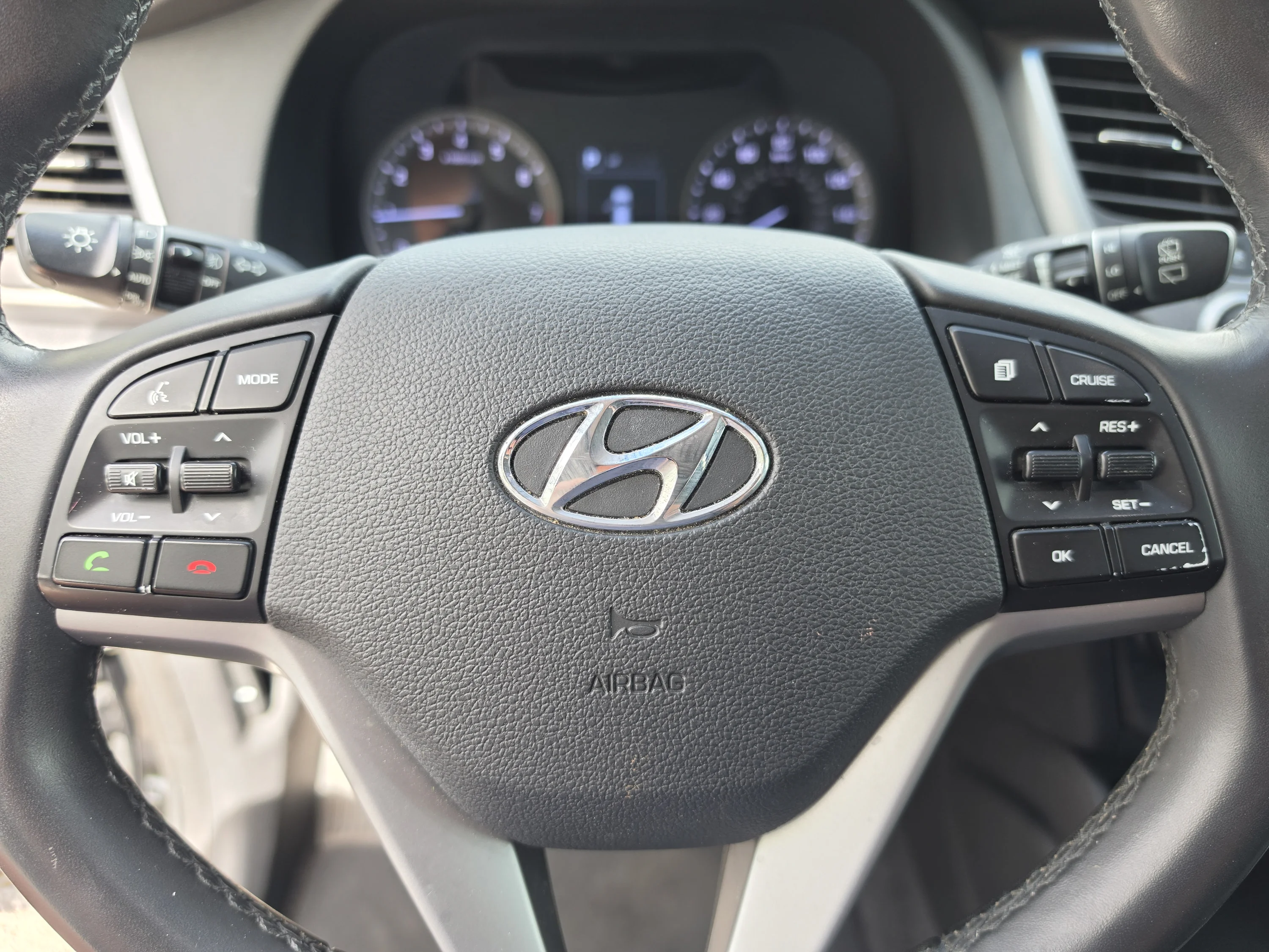 Used 2018 Black Noir Pearl Hyundai Value image 35