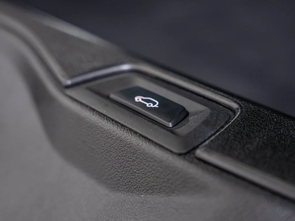 Used 2024 Black Sapphire Metallic BMW xDrive40i image 23