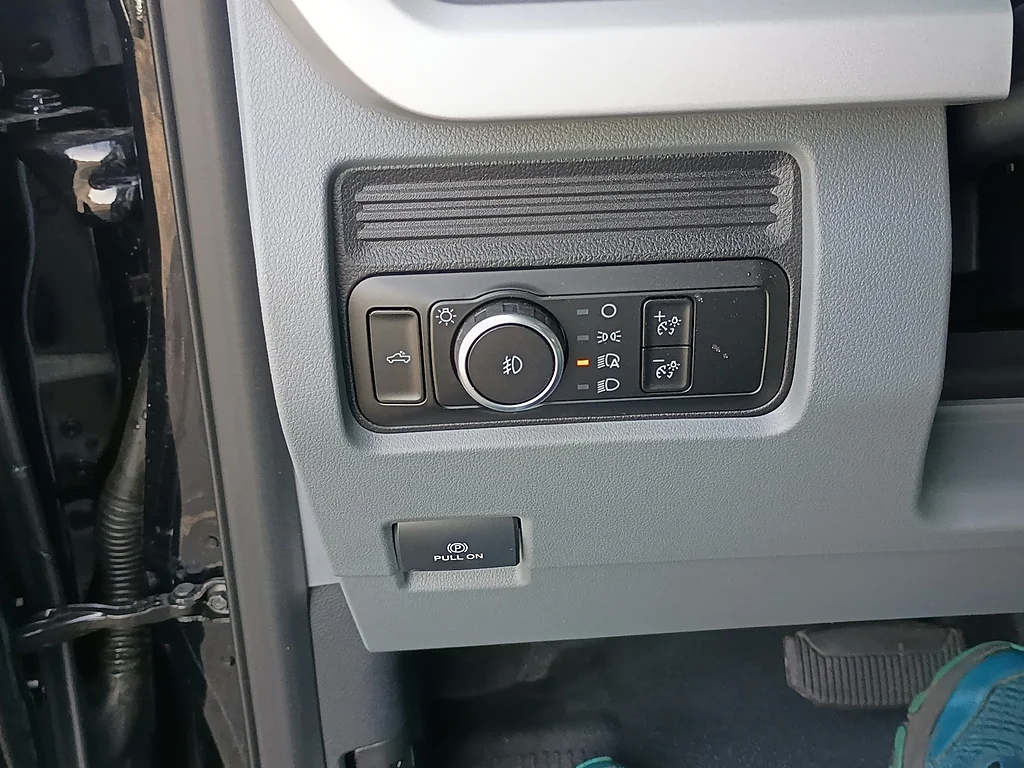 Used 2026 Agate Black Ford XL image 16