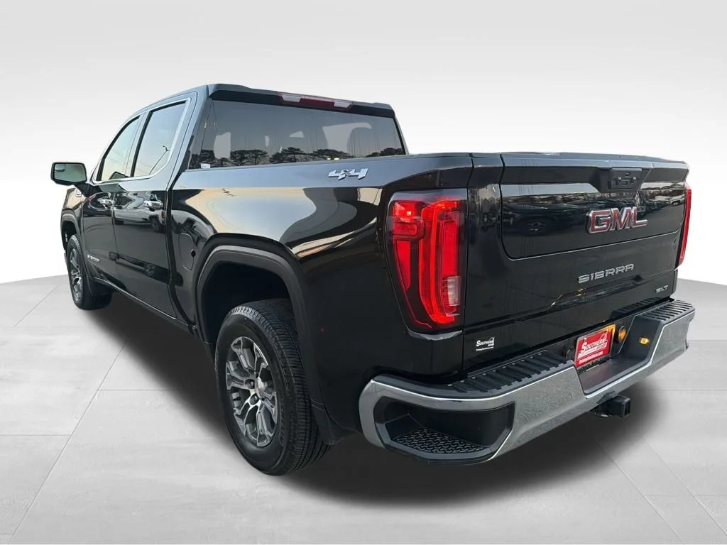 Used 2025 Black GMC SLT image 3
