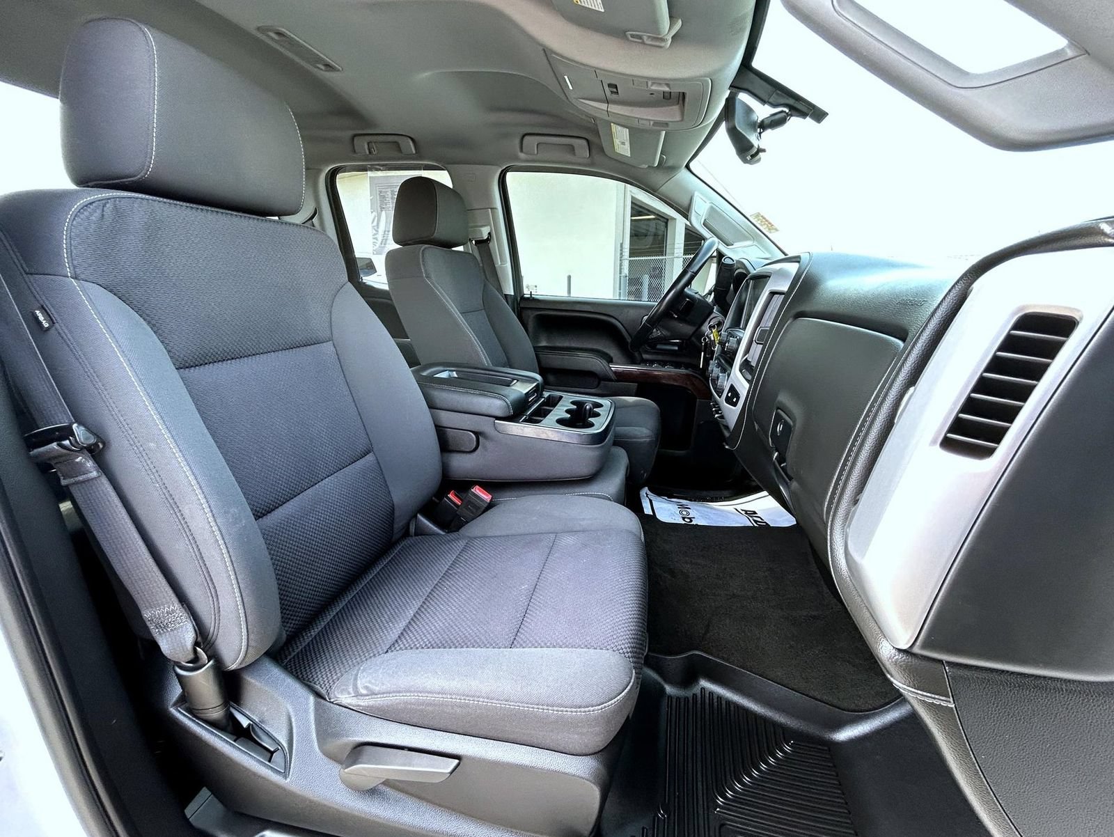 2018 GMC Sierra 1500 SLE - Photo 17