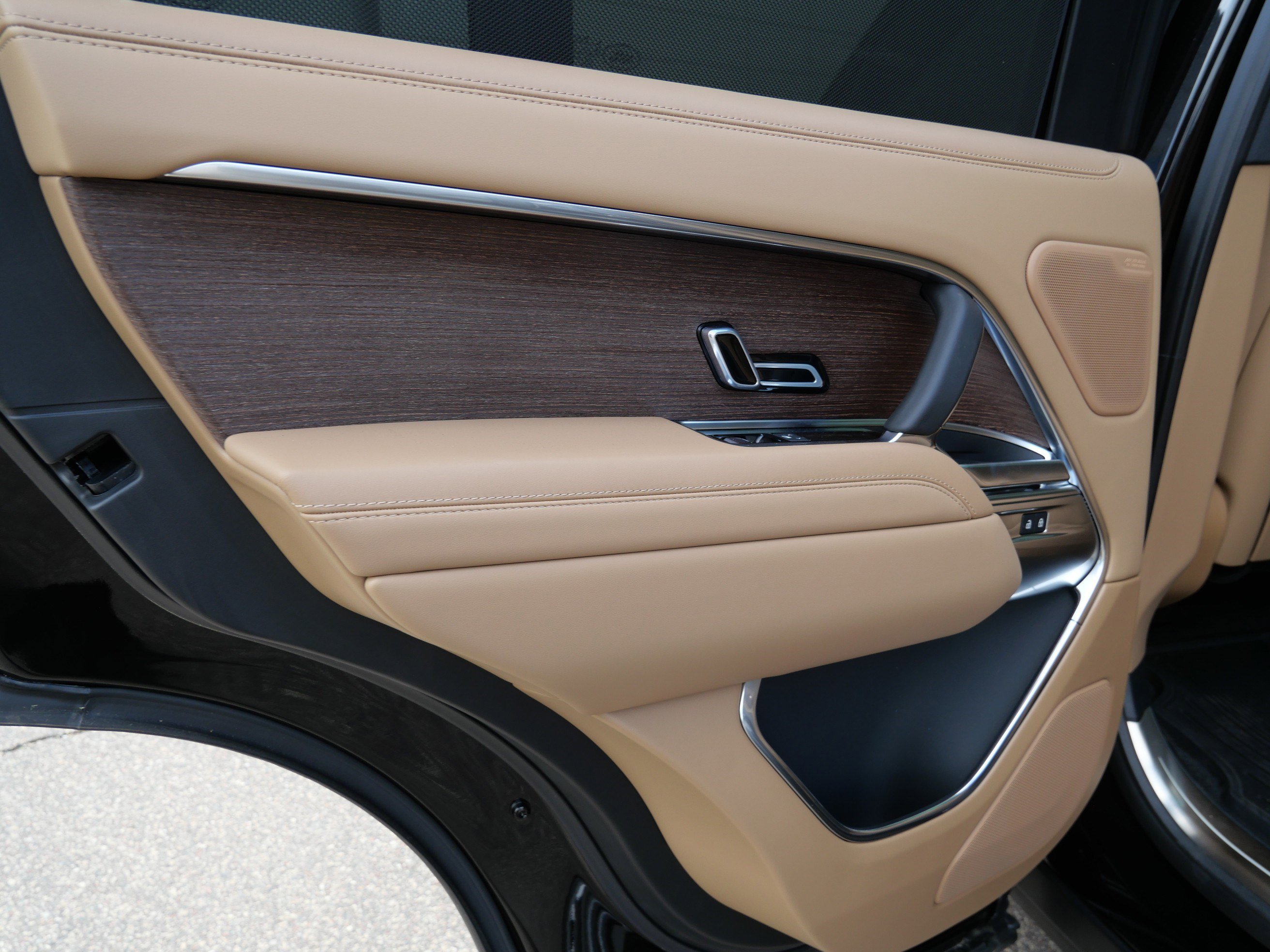 2026 Land Rover Range Rover SE - Photo 6