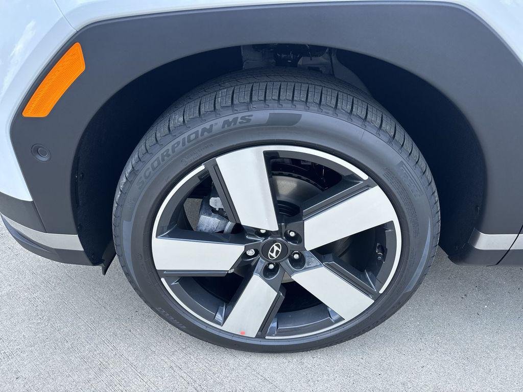 New 2026 White Hyundai Limited FWD image 19