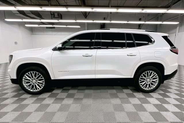 Used 2024 White Frost Tricoat GMC Denali image 14